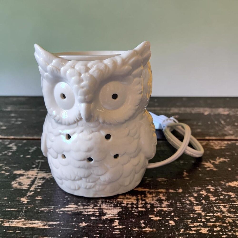 Yankee Candle Ceramic White Owl Illuminated Electric Tart Wax Warmer